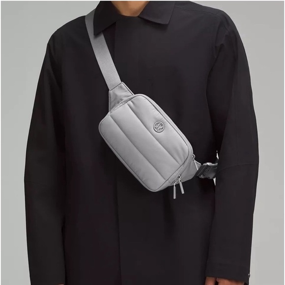 Lululemon Everywhere Belt Bag Large 2L Wunder Puff in Rhino Grey - Picture 2 of 7